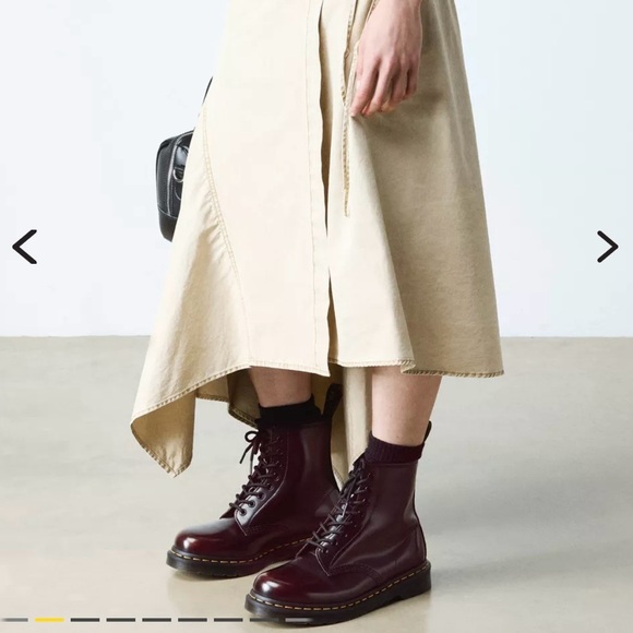 Dr. Martens Women’s 1460 Leather Boots Size 6M - Picture 2 of 8